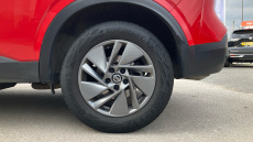 Nissan Qashqai 1.3 DiG-T MH Acenta Premium 5dr Petrol Hatchback